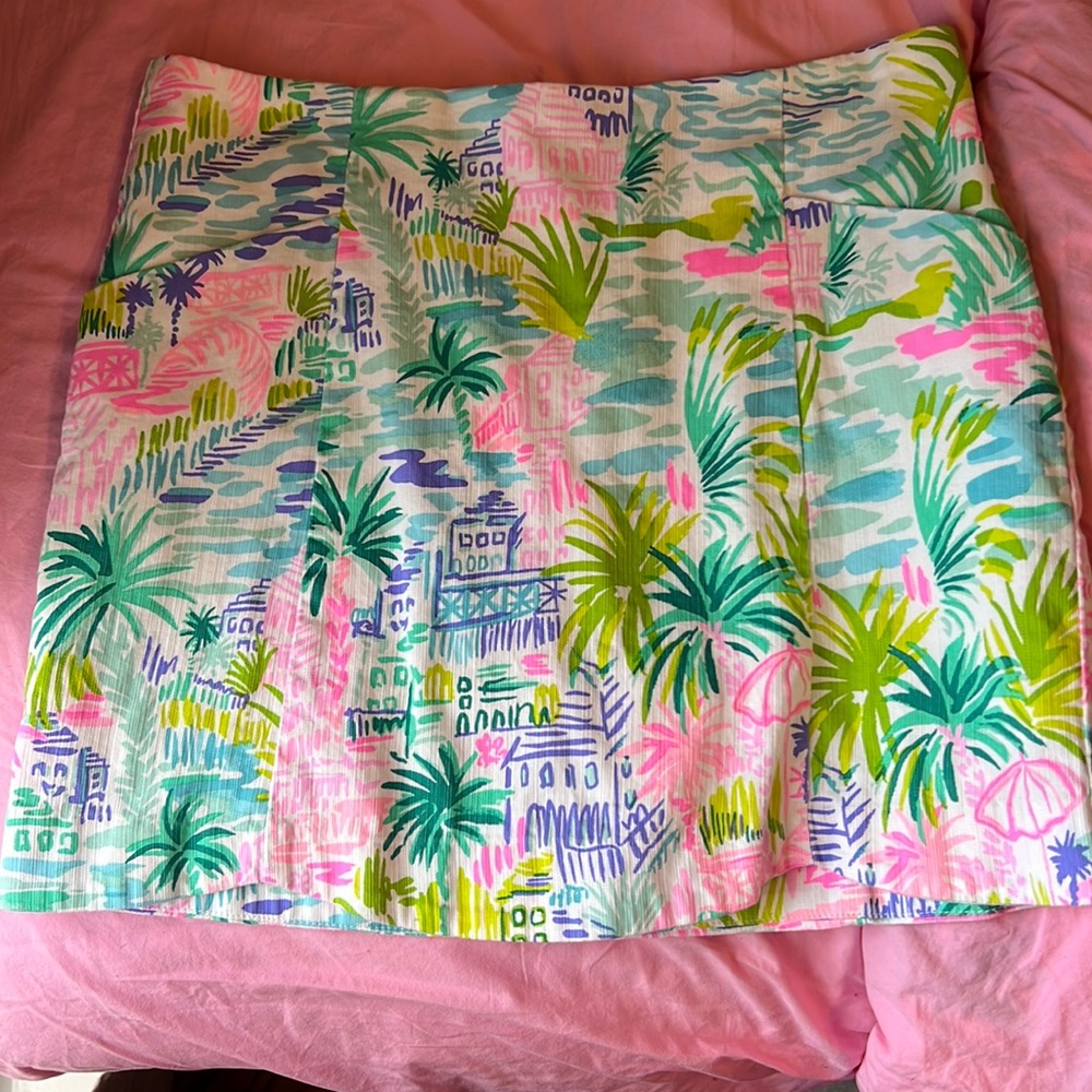 Lilly Pulitzer skort size 6. Great condition